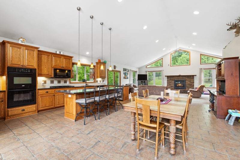 402 N 7th St, Henderson, MN 56044