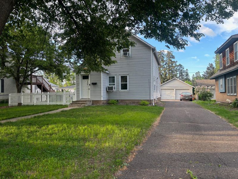 2428 14th Ave E, North Saint Paul, MN 55109