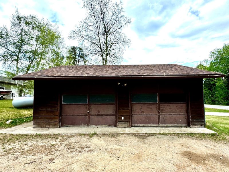 56279 350th St, Warroad, MN 56763