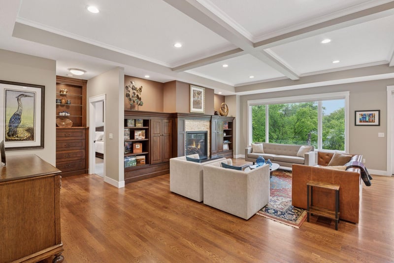 4209 Maple Ln, Minnetonka, MN 55345