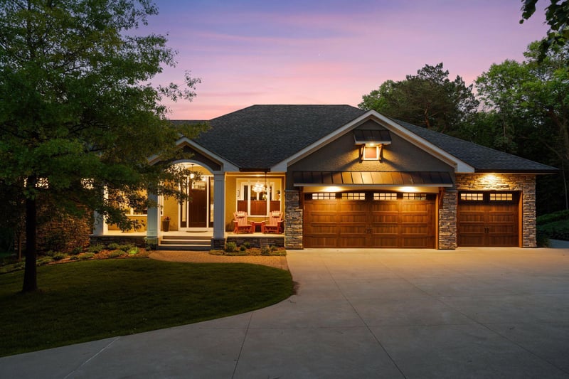 4209 Maple Ln, Minnetonka, MN 55345