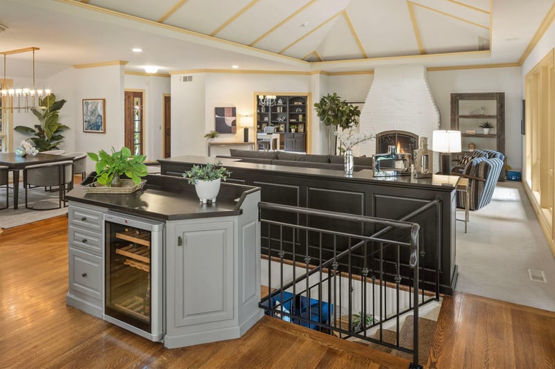 24155 Mary Lake Trl, Shorewood, MN 55331