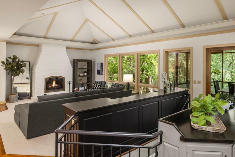 24155 Mary Lake Trl, Shorewood, MN 55331
