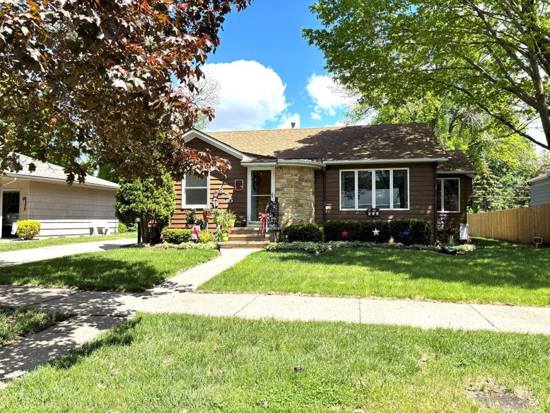 875 Redwood Dr, Fairmont, MN 56031