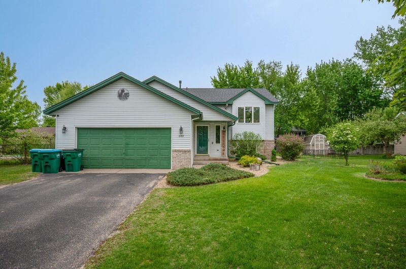 604 N Brookview Ln SW, Isanti, MN 55040