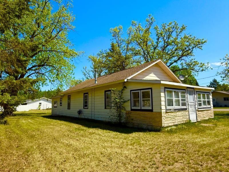 65 6th Ave S, Motley, MN 56466