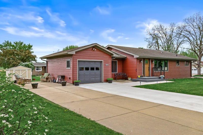 1005 Pleasant Ave, Arcadia, WI 54612