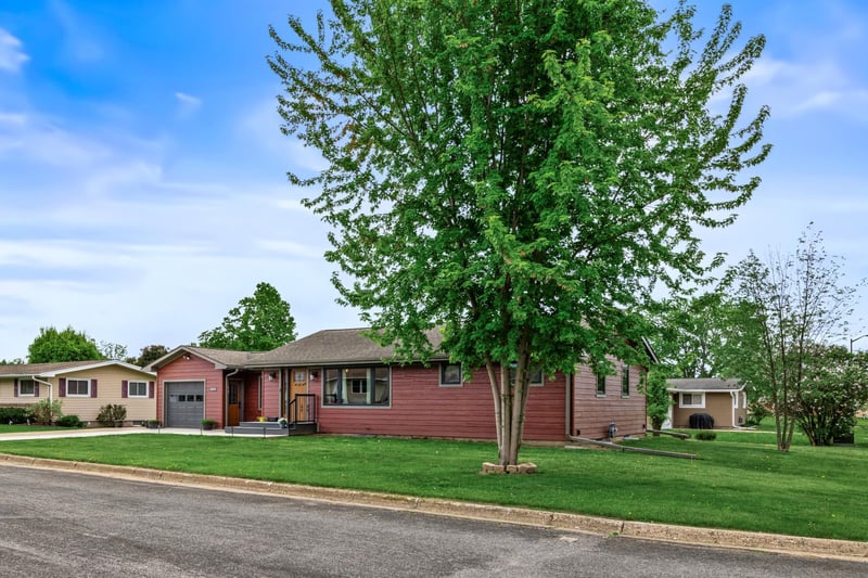 1005 Pleasant Ave, Arcadia, WI 54612