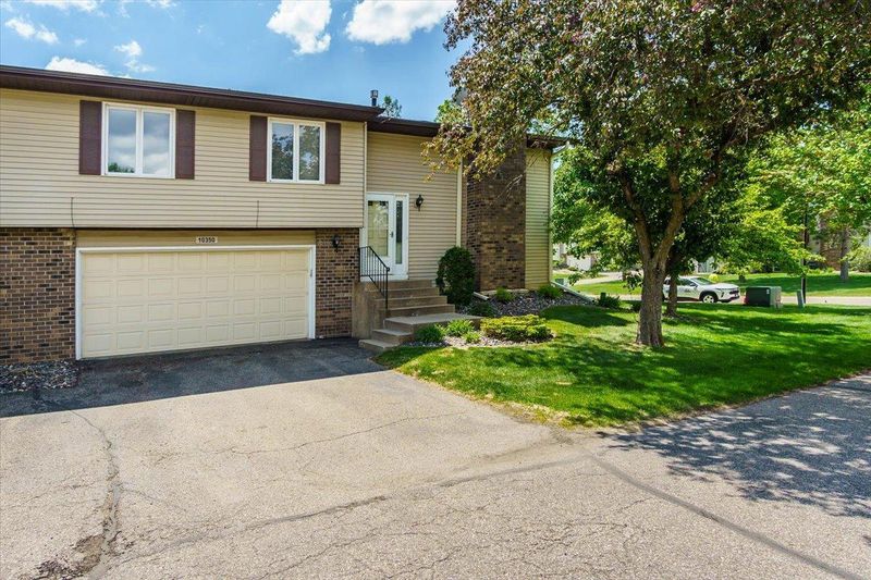 10350 Balsam Ln, Eden Prairie, MN 55347
