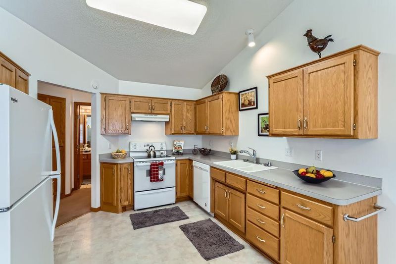 2110 Green Ave, Anoka, MN 55303