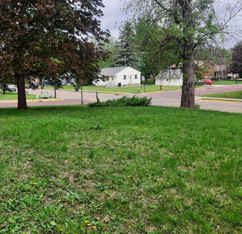 800 10th Ave N, Saint James, MN 56081