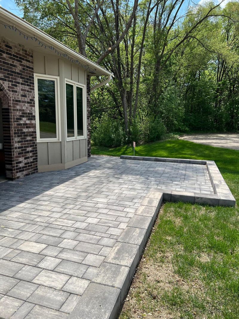 3617 W 99th St, Bloomington, MN 55431