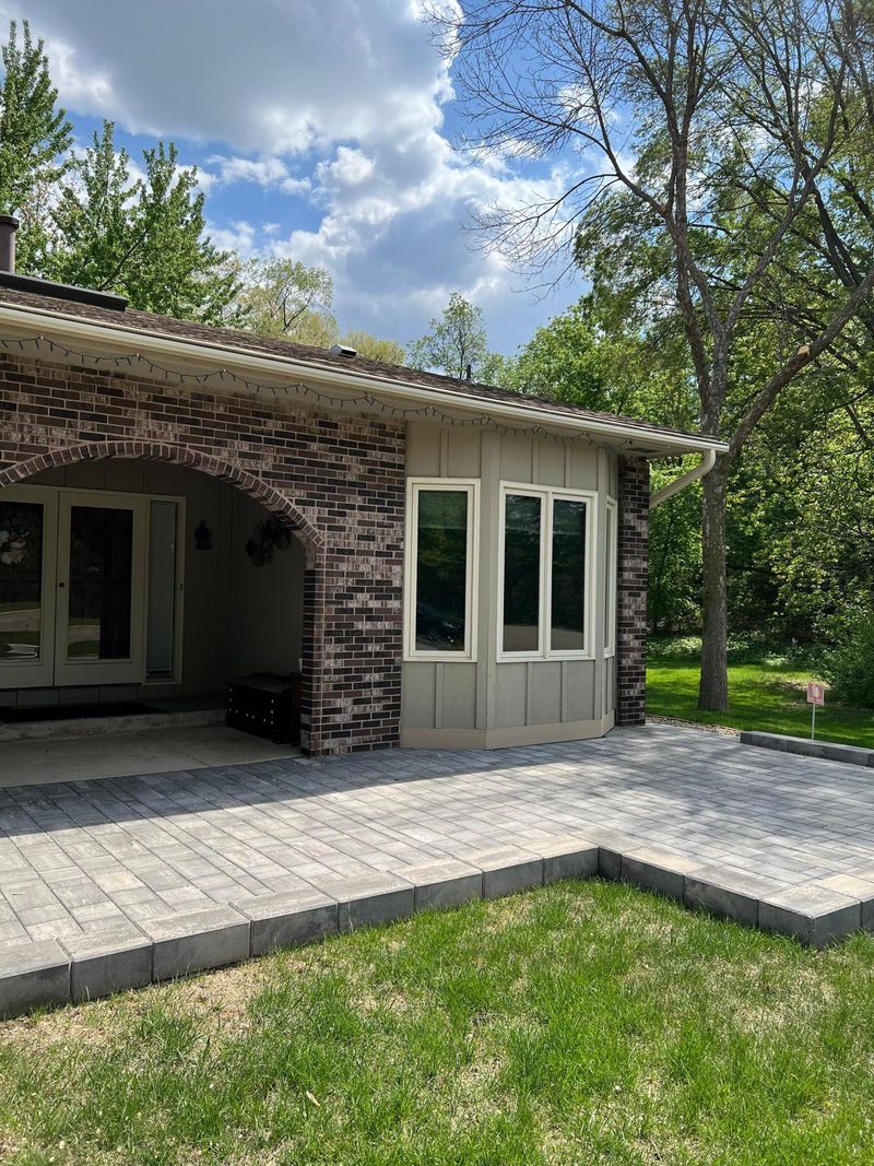3617 W 99th St, Bloomington, MN 55431