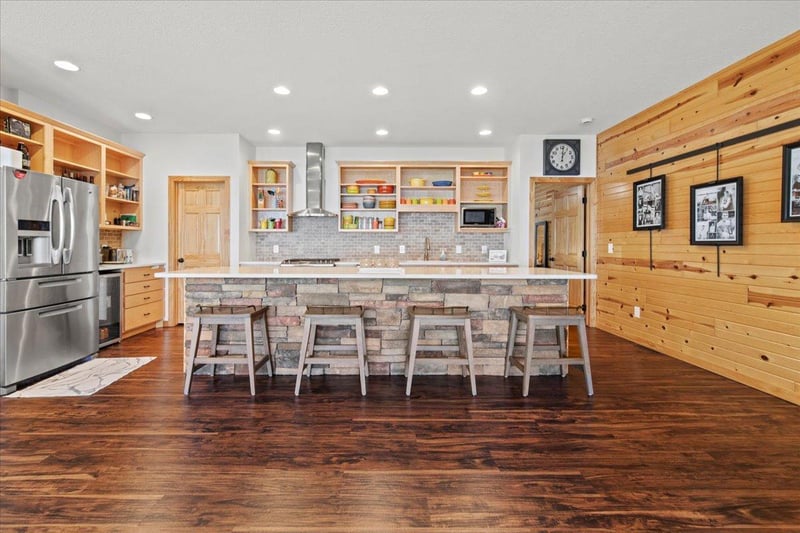 1108 Lakeview Dr, Waverly, MN 55390