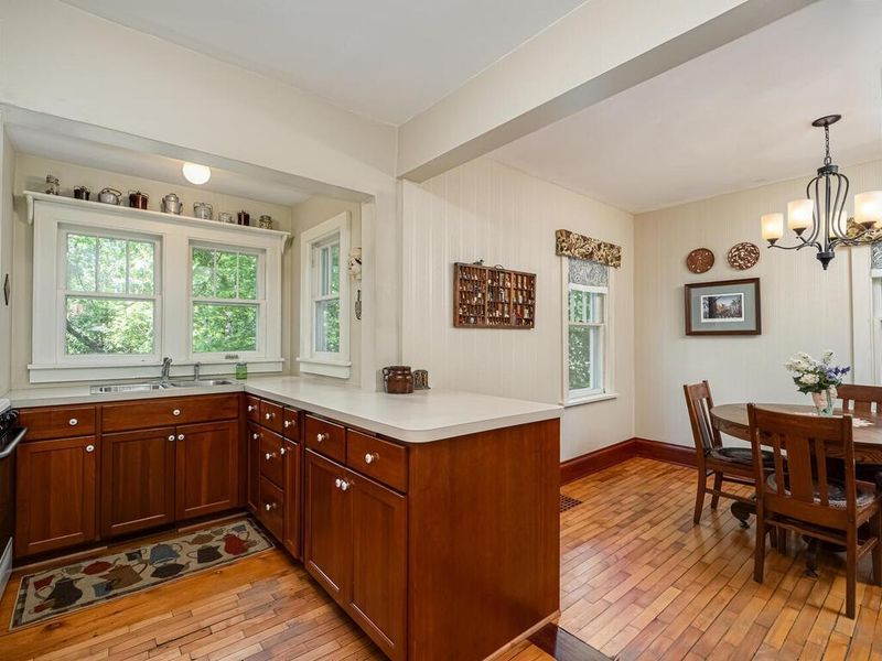15210 Mckenzie Blvd, Minnetonka, MN 55345