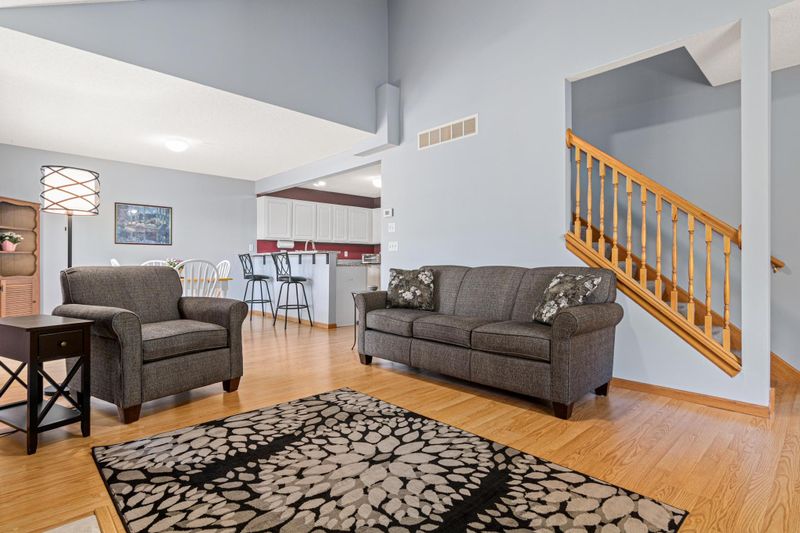 6841 Benton Cir, Inver Grove Heights, MN 55076