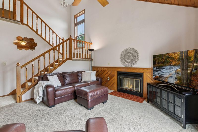 1039 Briar Creek Rd, Eagan, MN 55123