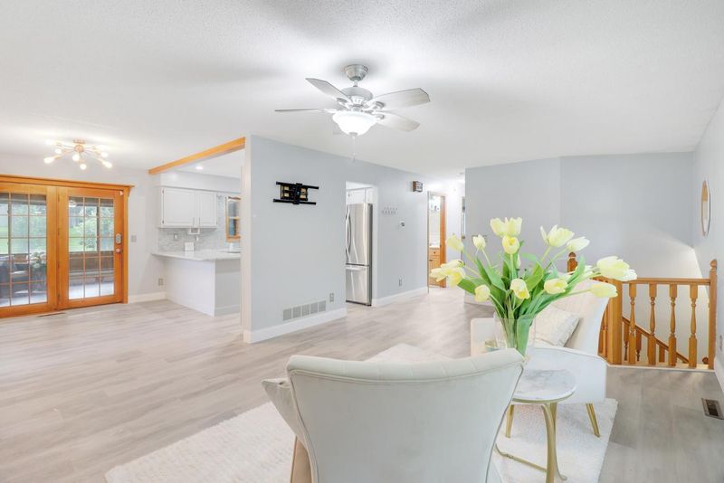 2515 Belmont Ln E, North Saint Paul, MN 55109
