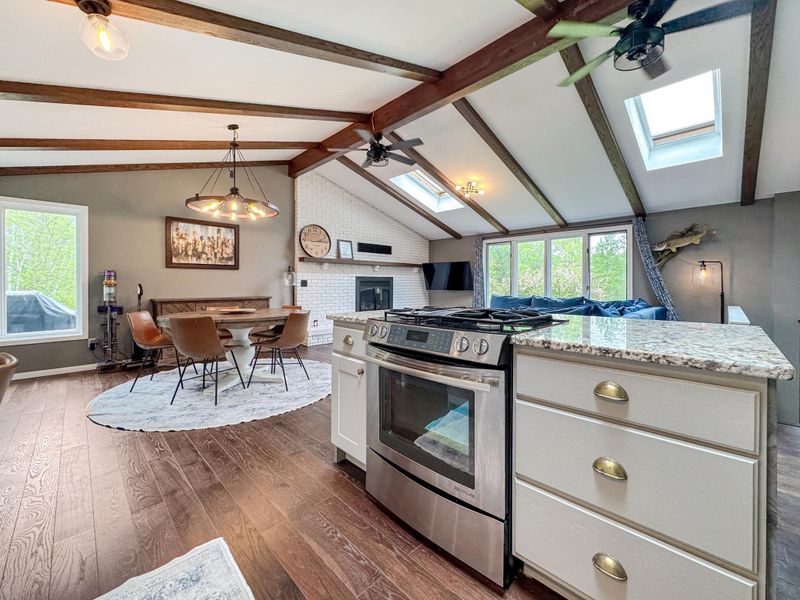 1021 Lakewood Dr NW, Bemidji, MN 56601