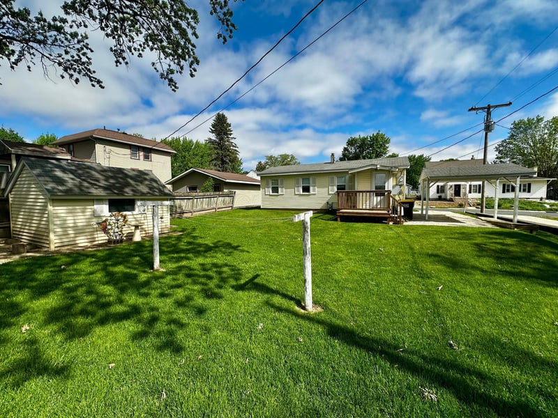 25 4th St SW, Harmony, MN 55939