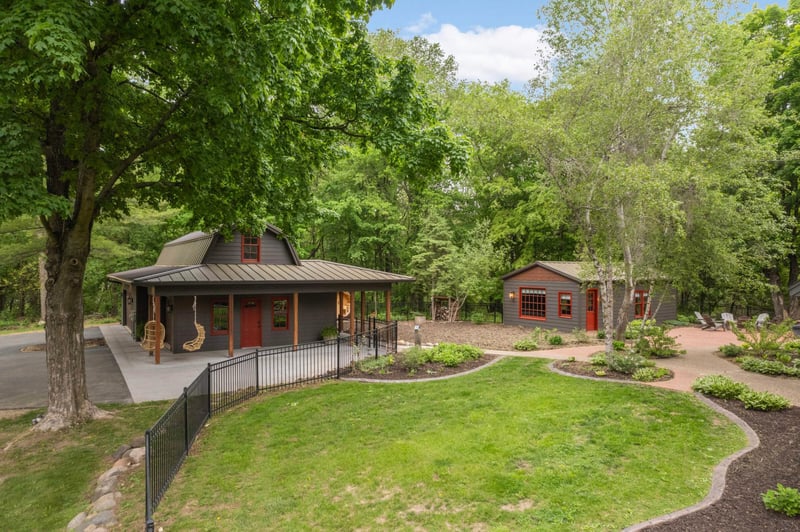 15513 Loop Rd S, Burnsville, MN 55306