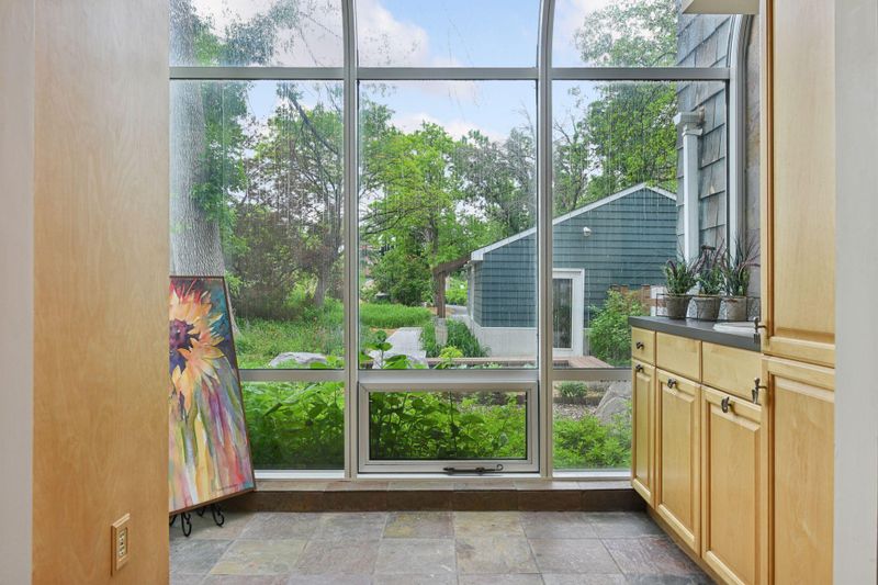 5016 Shady Oak Rd S, Minnetonka, MN 55343