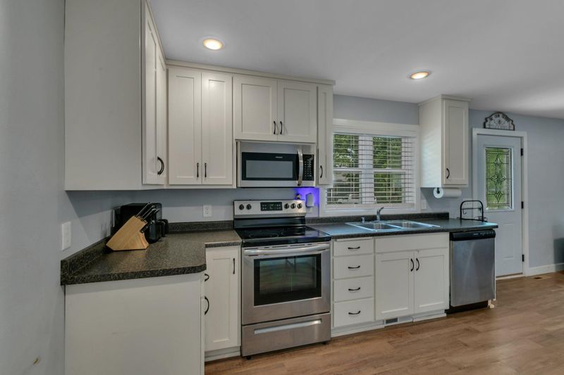 1021 10 1/2 Ave S, Saint Cloud, MN 56301