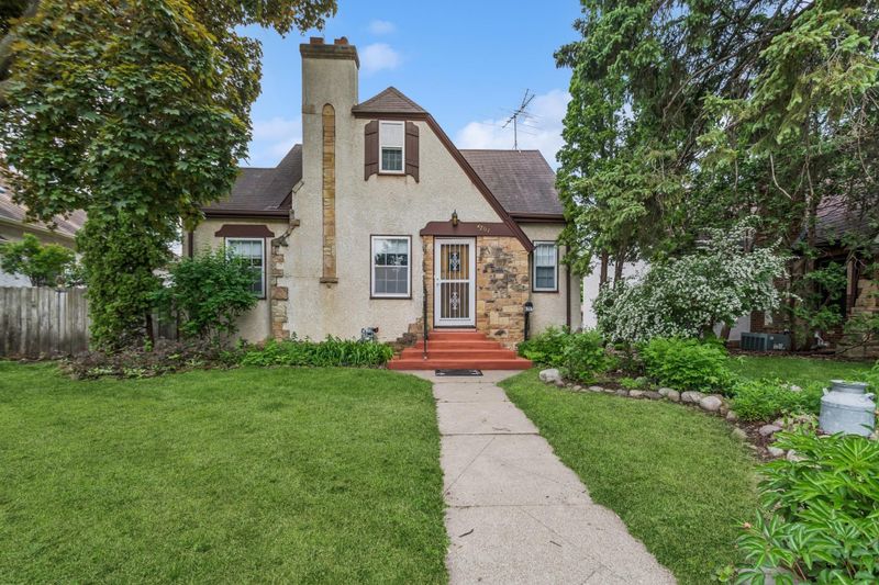 4207 N Vincent Ave, Minneapolis, MN 55412