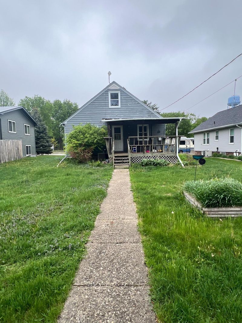 905 12th Ave, Clarkfield, MN 56223