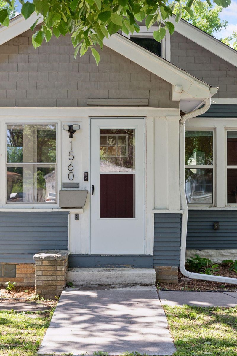 1560 Reaney Ave, Saint Paul, MN 55106