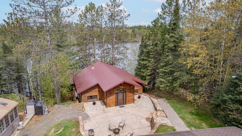 8845 Pequaywan Lake Rd, Duluth, MN 55803