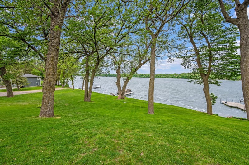 1830 Oakwood Ave, Fairmont, MN 56031