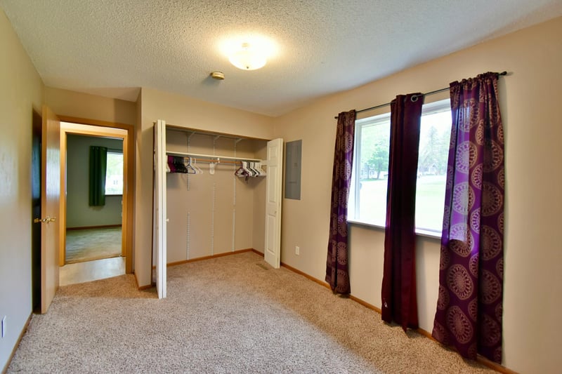 160 Cedar St, Holdingford, MN 56340