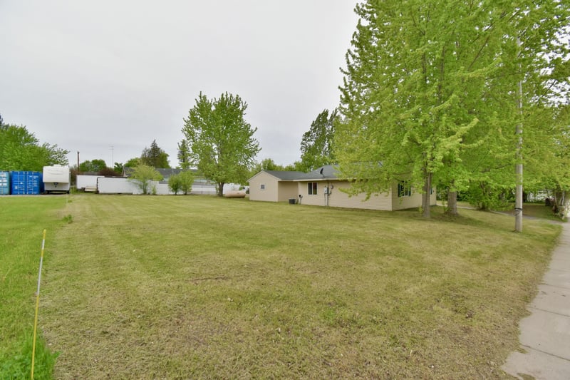 160 Cedar St, Holdingford, MN 56340