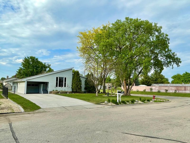 729 10th St E, Wabasha, MN 55981