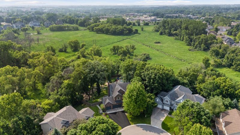 7517 Bent Bow Trl, Chanhassen, MN 55317