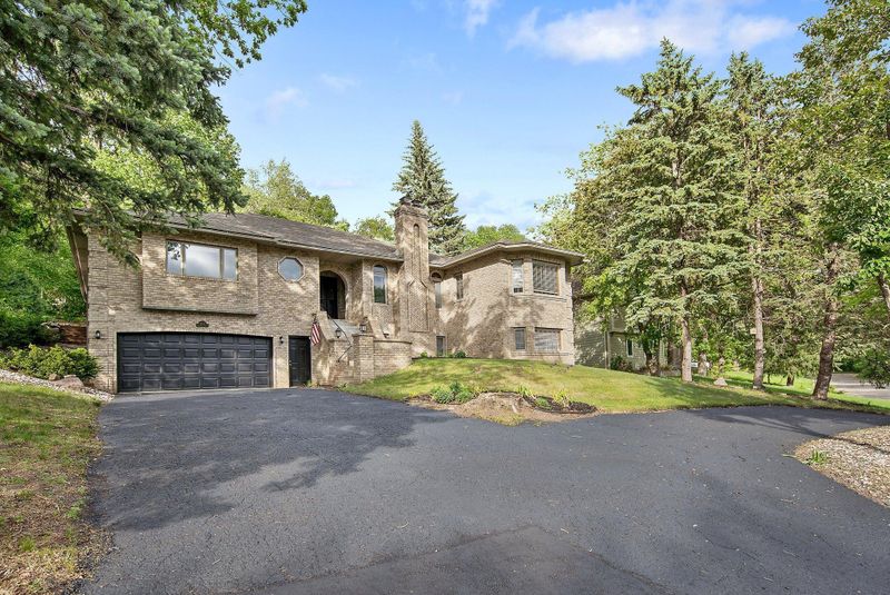 14510 Minnehaha Pl, Wayzata, MN 55391