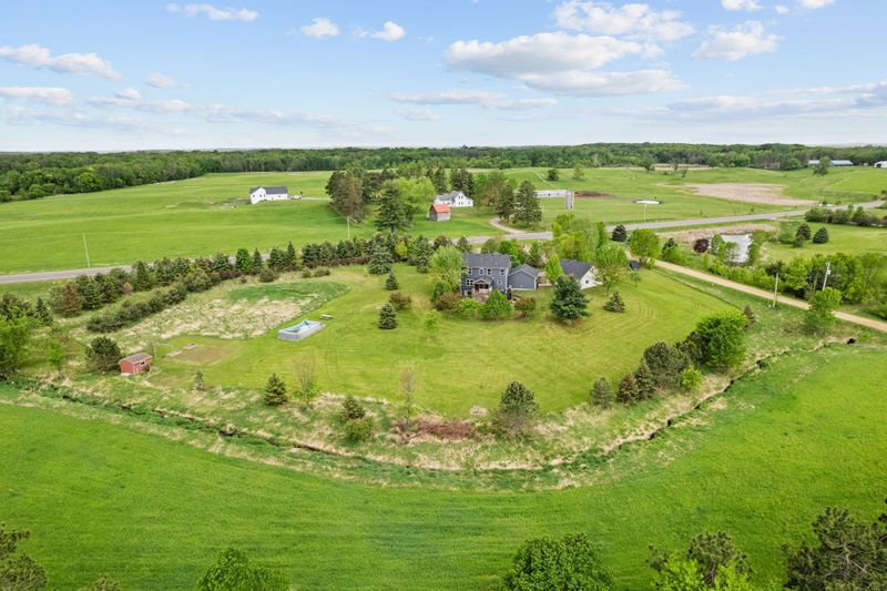 27385 Millicent Ln, Chisago City, MN 55013