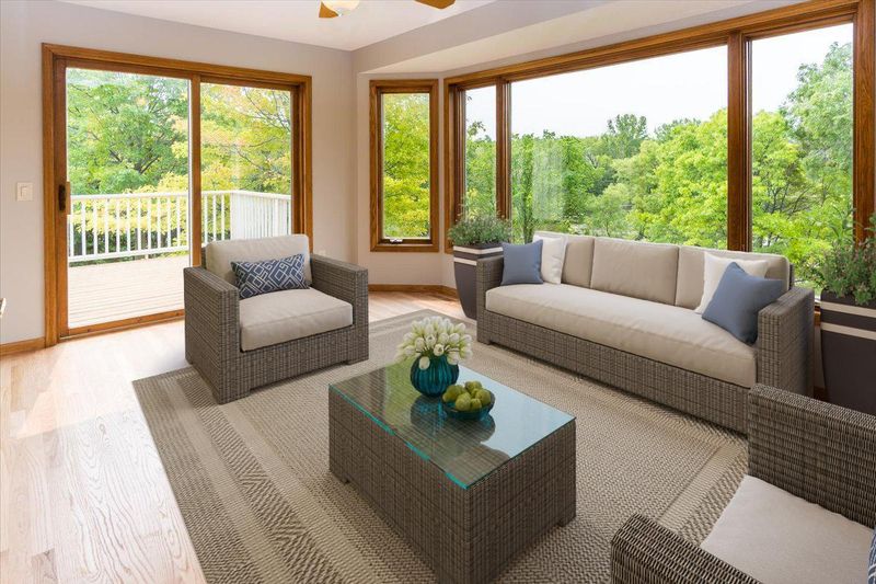 1429 Summit Shores Dr, Burnsville, MN 55306