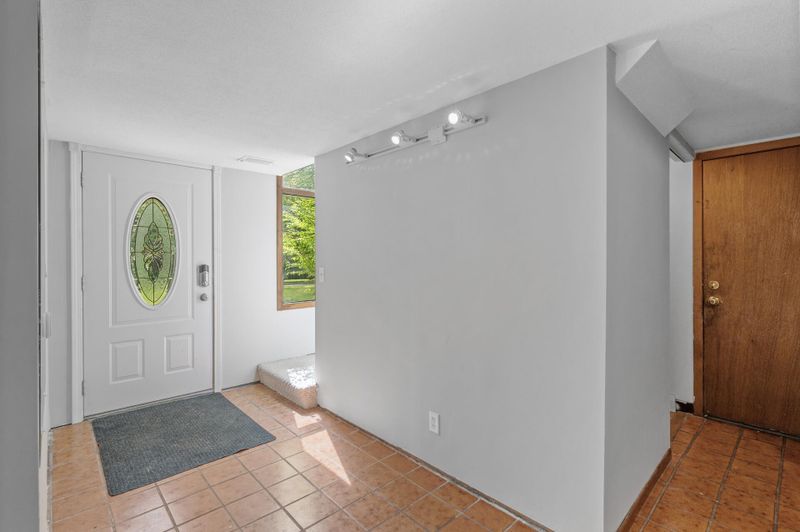 15010 Hillside Dr, Eden Prairie, MN 55347