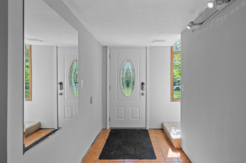 15010 Hillside Dr, Eden Prairie, MN 55347