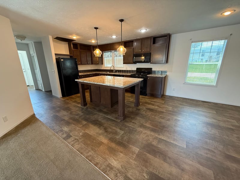 2214 Lark Ln NW, Stewartville, MN 55976