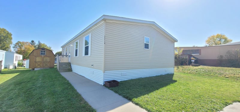 2214 Lark Ln NW, Stewartville, MN 55976