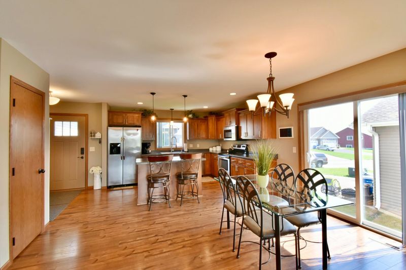 1756 34th St NE, Sauk Rapids, MN 56379