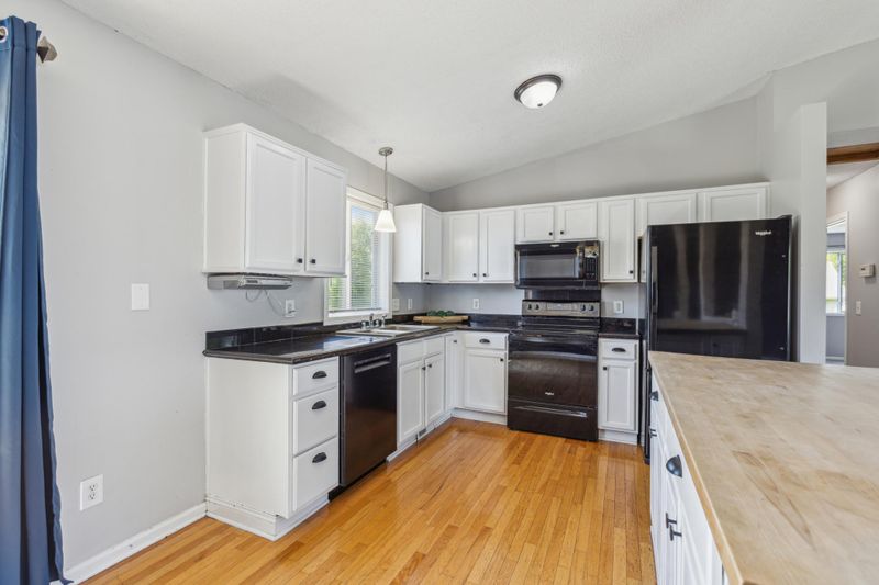 9709 42nd St NE, Saint Michael, MN 55376