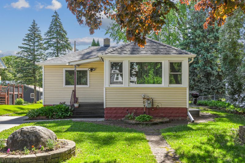 926 Bellows St, West Saint Paul, MN 55118