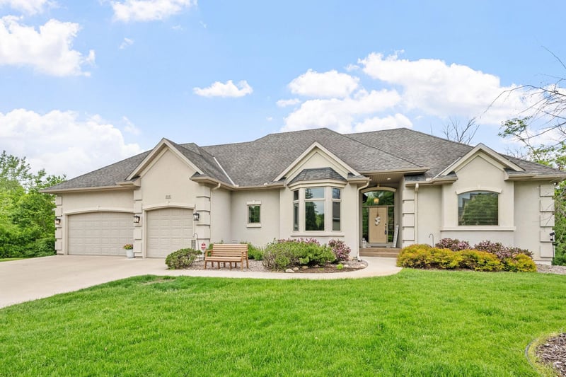 315 Wolf Pointe Trl, Long Lake, MN 55356