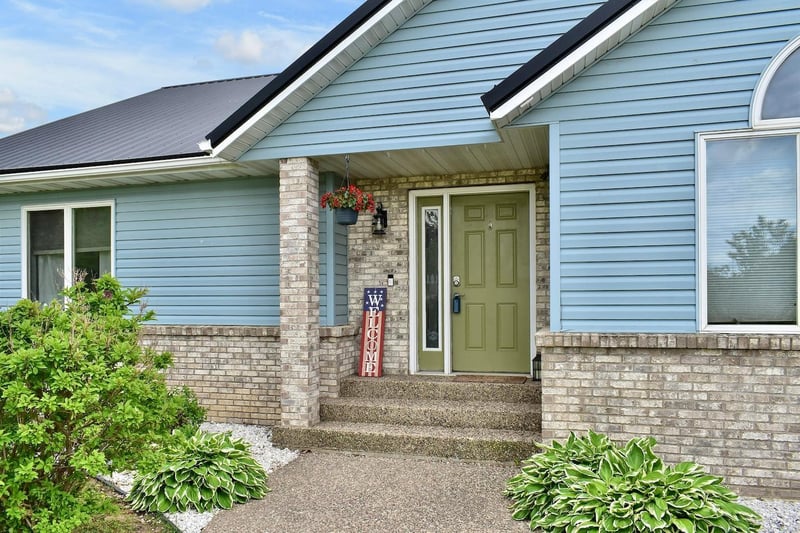 213 Park Dr, Lewiston, MN 55952