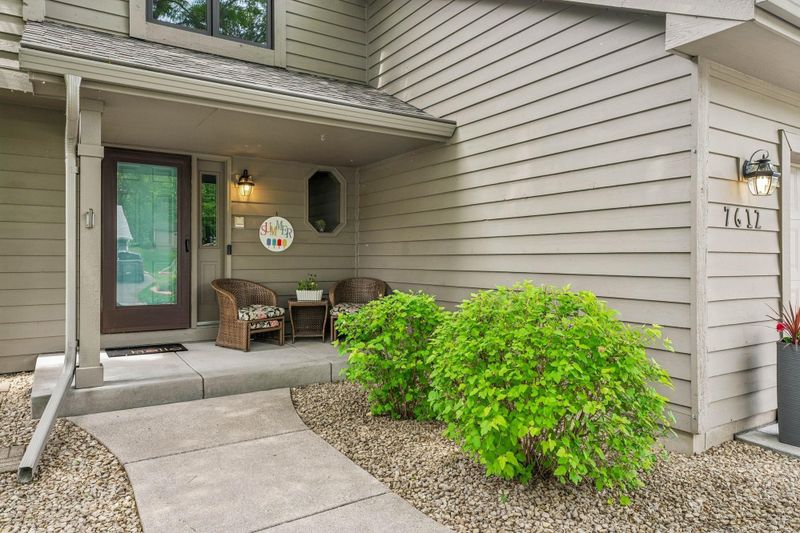 7612 Eileen St, Eden Prairie, MN 55346
