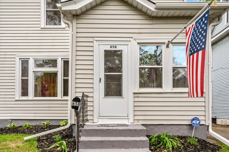 658 Plum St, Saint Paul, MN 55106